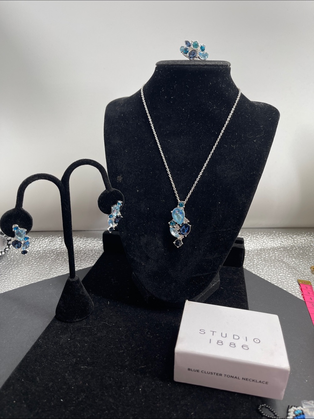 08.11.26 Avon Blue and Aqua Crystal Cluster Necklace, Ring & Earrings Set